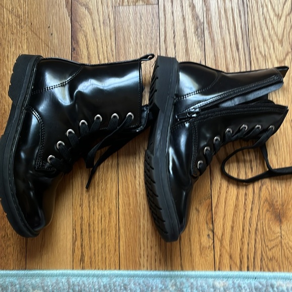 Cat & Jack Kids Wicked Movie Boots - Pastel and Black - Picture 6 of 8